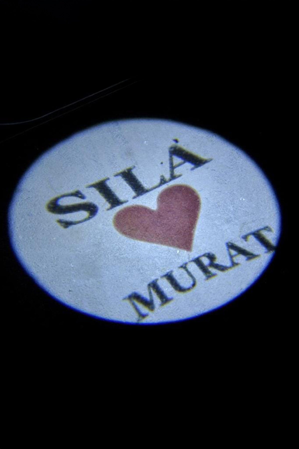 Kalpli Kişiye Özel İsimli Pilli Kapı Altı Logo 2'li - Montajsız Oto Aksesuar