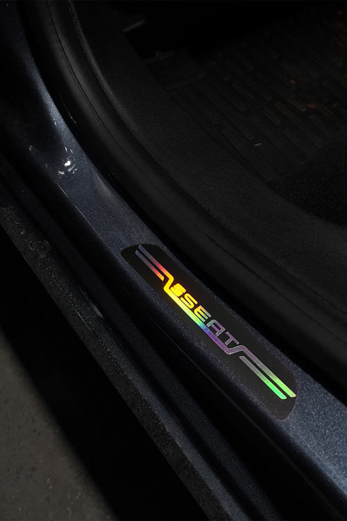 Seat Uyumlu Aynalı Kapı Eşiği Koruma Sticker Seti 4'lü Gümüş