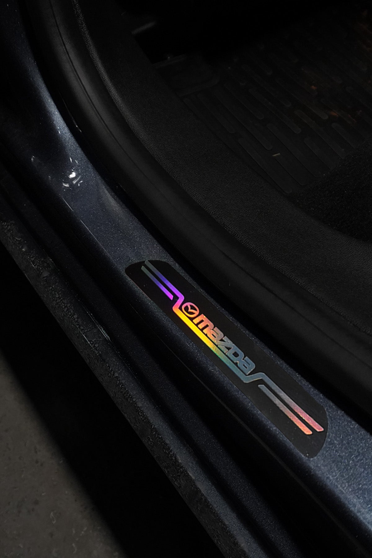 Mazda Uyumlu Aynalı Kapı Eşiği Koruma Sticker Seti 4'lü Gümüş