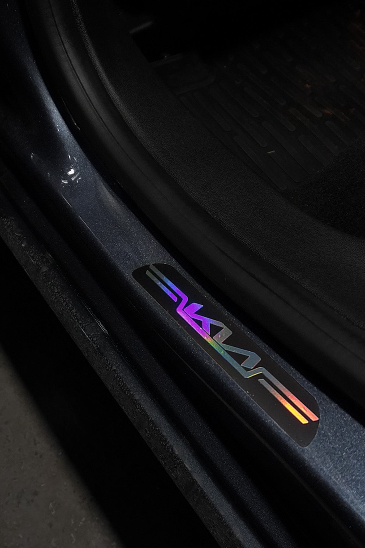 Kia Uyumlu Aynalı Kapı Eşiği Koruma Sticker Seti 4'lü Gümüş