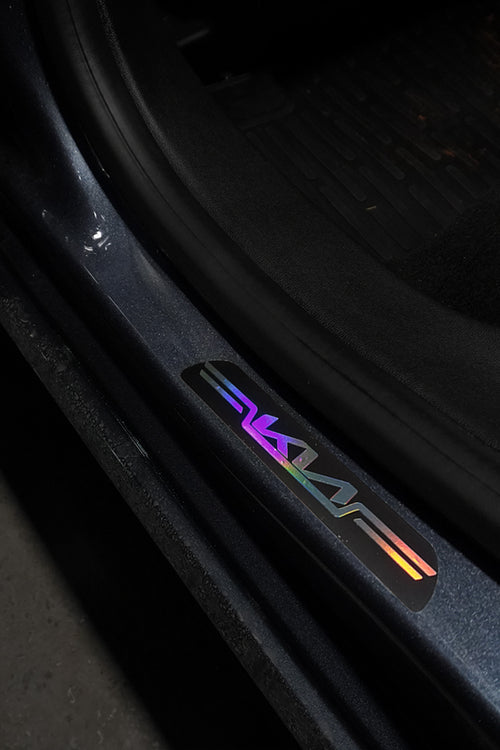 Kia Uyumlu Aynalı Kapı Eşiği Koruma Sticker Seti 4'lü Gümüş