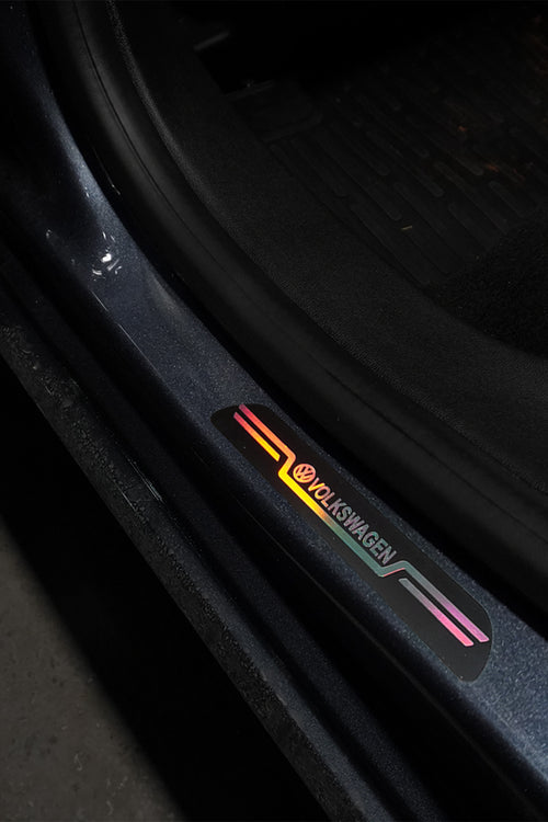 Volkswagen Uyumlu Aynalı Kapı Eşiği Koruma Sticker Seti 4'lü Gümüş