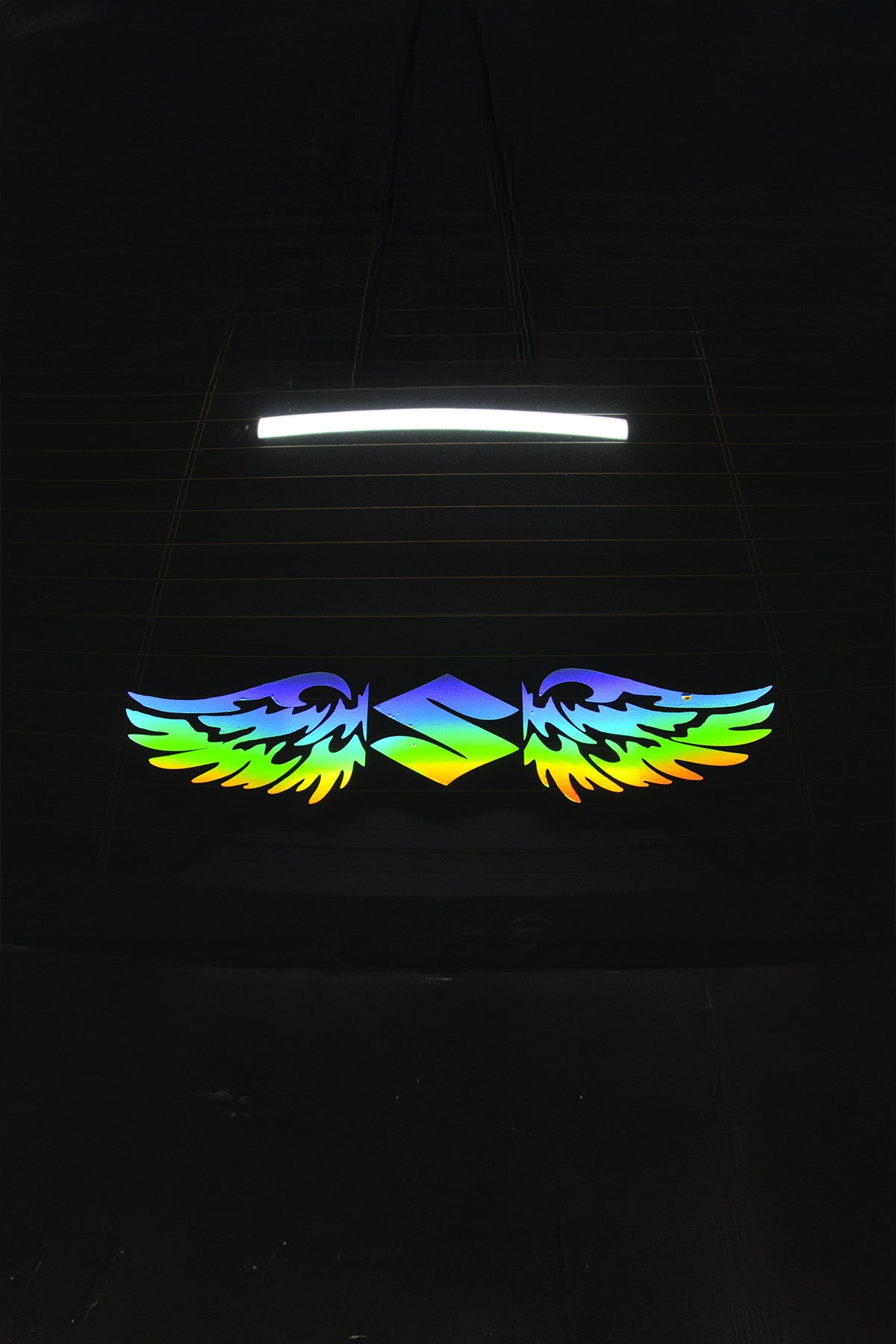 SUZUKİ Uyumlu Hologram Kanat Logo Sticker Çıkartma Oto Aksesuar Araba